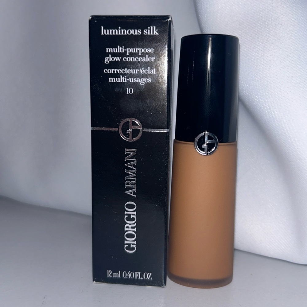Giorgio Armani Beauty LUMINOUS SILK HYDRATING & BRIGHTENING CONCEALER